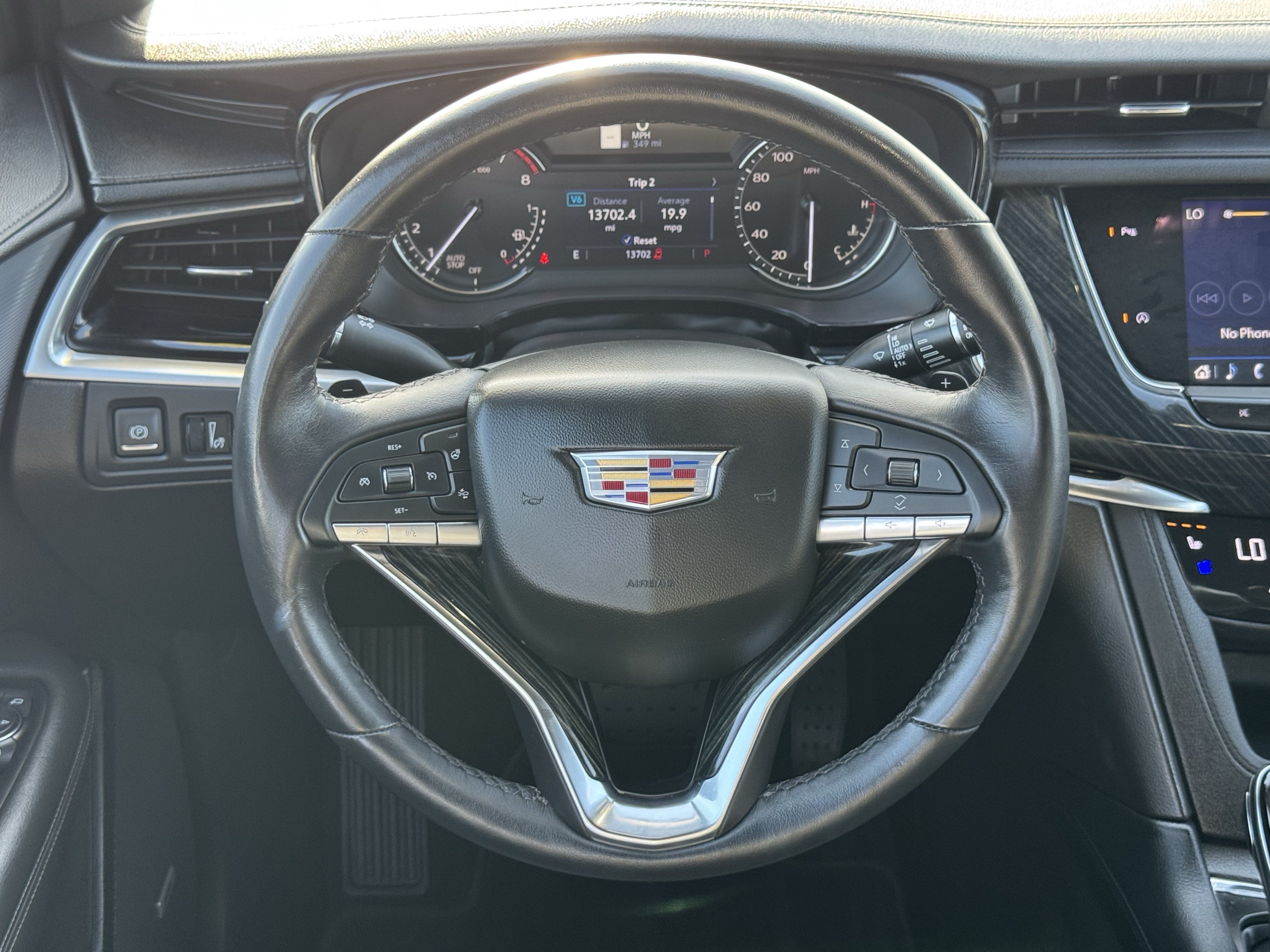 Used 2025 Cadillac XT6 Premium Luxury FWD image 12