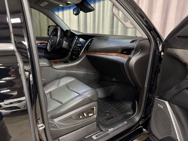 Used 2016 Cadillac Escalade Premium AWD/4WD image 7