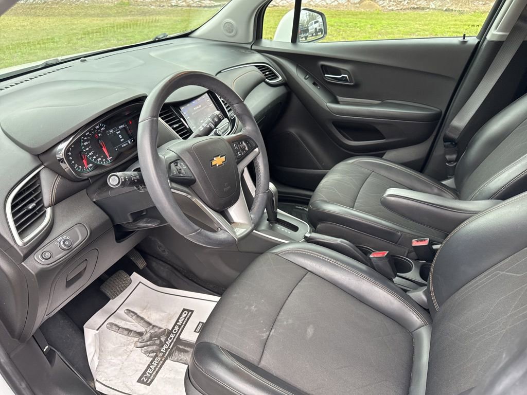 Used 2021 Chevrolet Trax LT w/ Sport Edition image 14