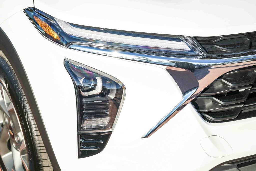 New 2026 Chevrolet Trax LT w/ Driver Confidence Package image 8