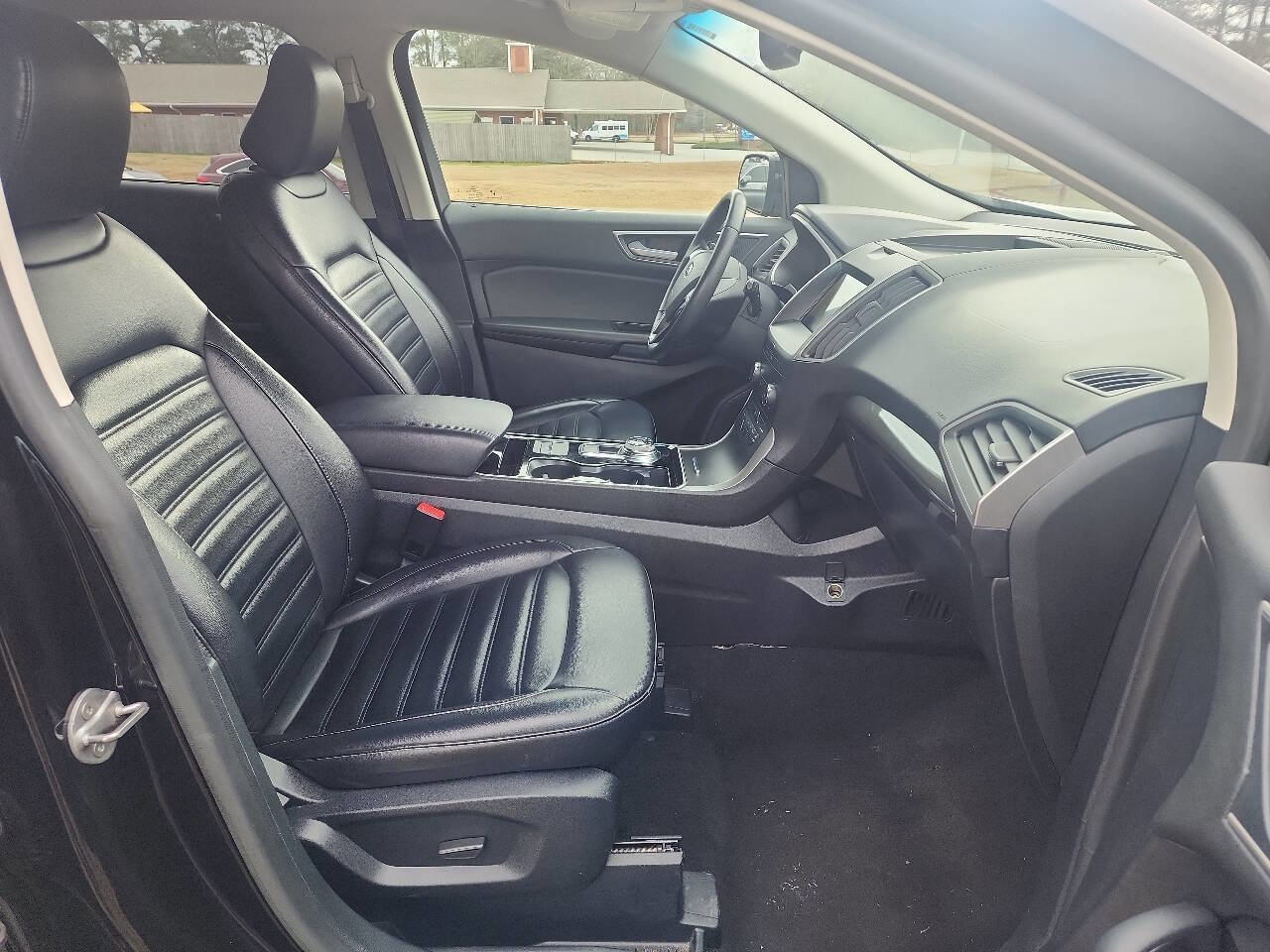 Used 2020 Ford Edge SEL image 19