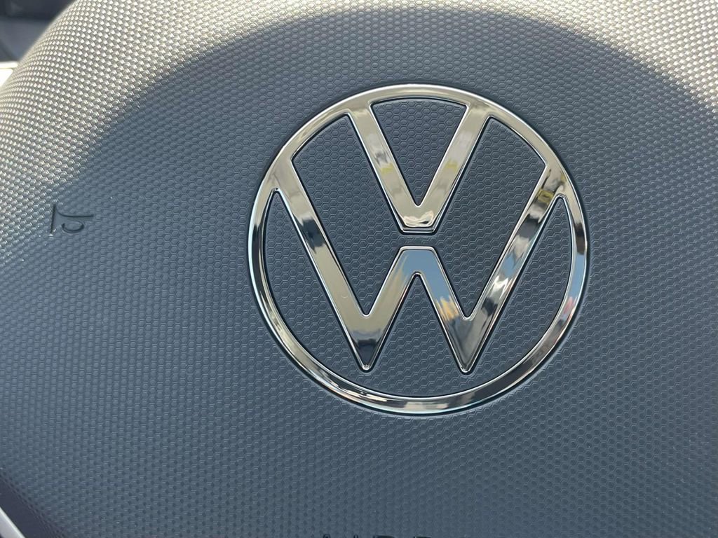 New 2026 Volkswagen Tiguan SE FWD image 23