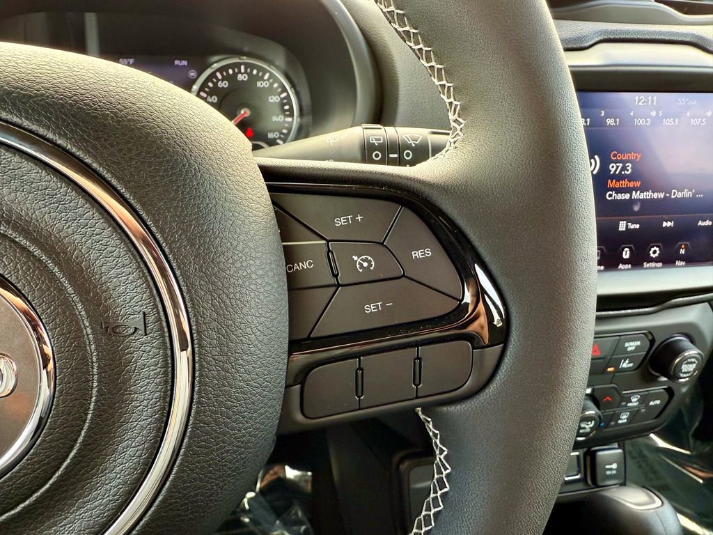 Used 2021 Jeep Renegade Latitude image 25