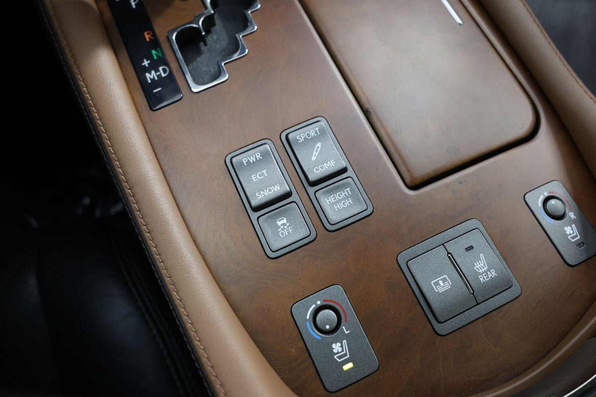 Used 2010 Lexus LS 460 RWD image 32