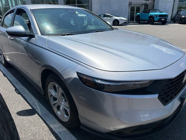 Used 2025 Honda Accord LX image 5