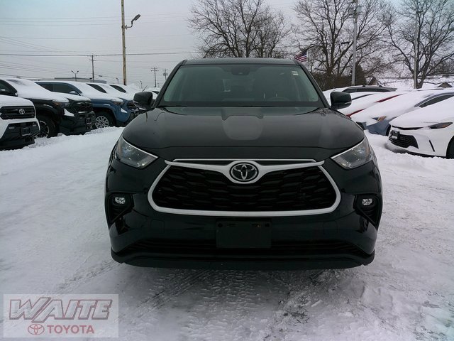 Certified 2022 Toyota Highlander LE image 6