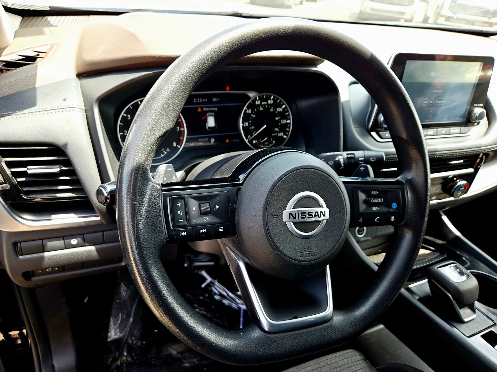 Used 2021 Nissan Rogue SV FWD image 9