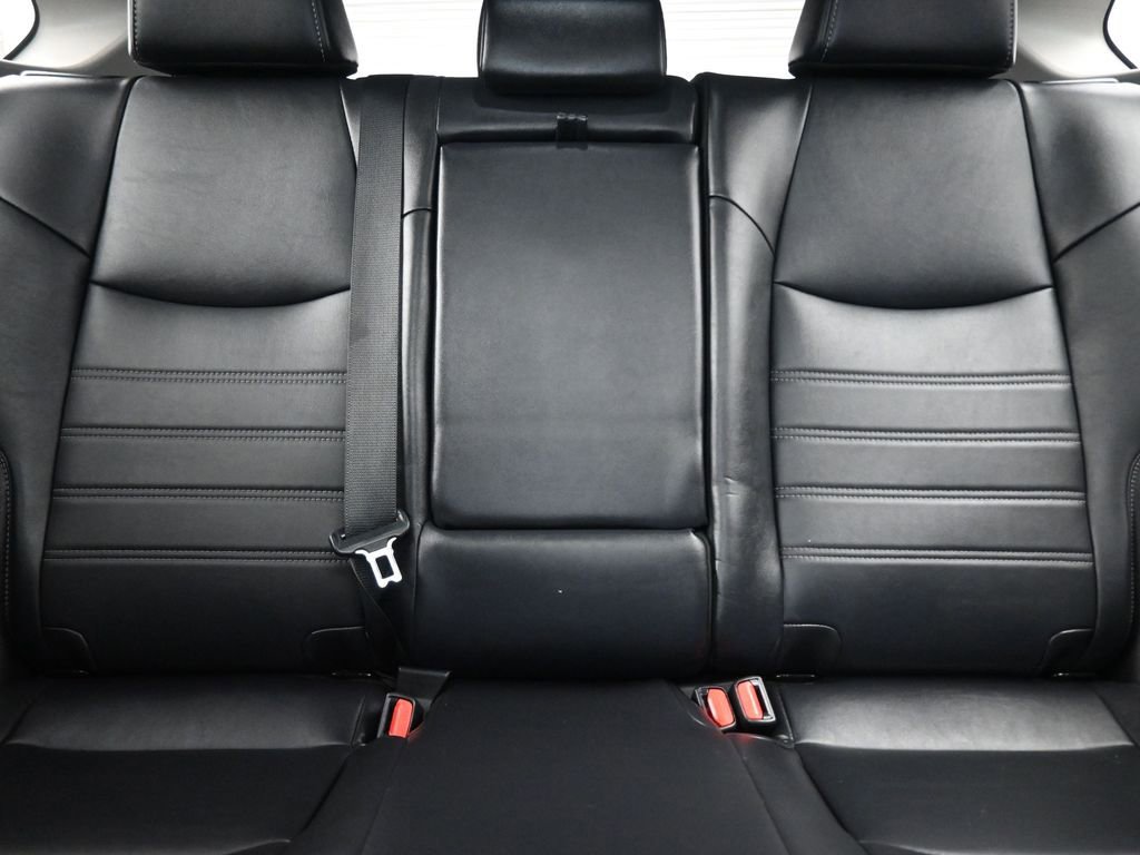 Used 2021 Toyota RAV4 XLE Premium AWD/4WD image 27