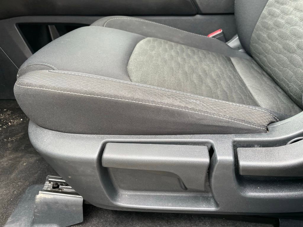 Used 2024 Nissan Pathfinder S image 12