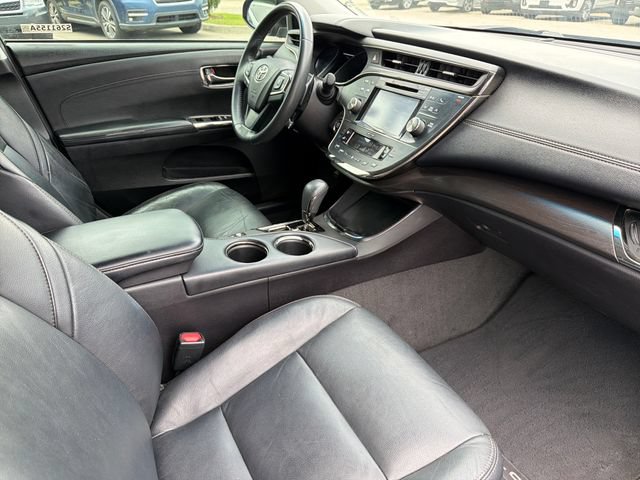 Used 2016 Toyota Avalon XLE FWD image 25