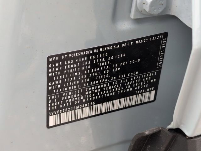 Used 2025 Volkswagen Taos SE w/ Panoramic Sunroof Package image 11