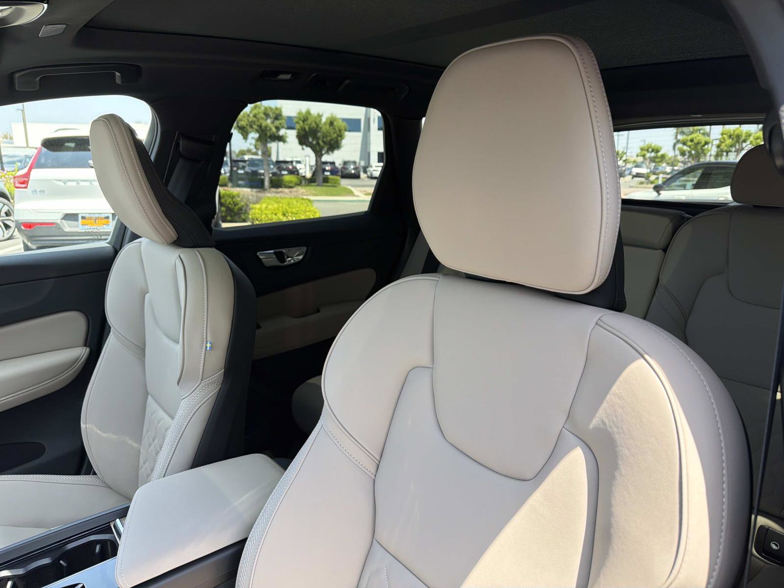 New 2026 Volvo XC60 B5 Plus w/ Climate Package AWD/4WD image 15