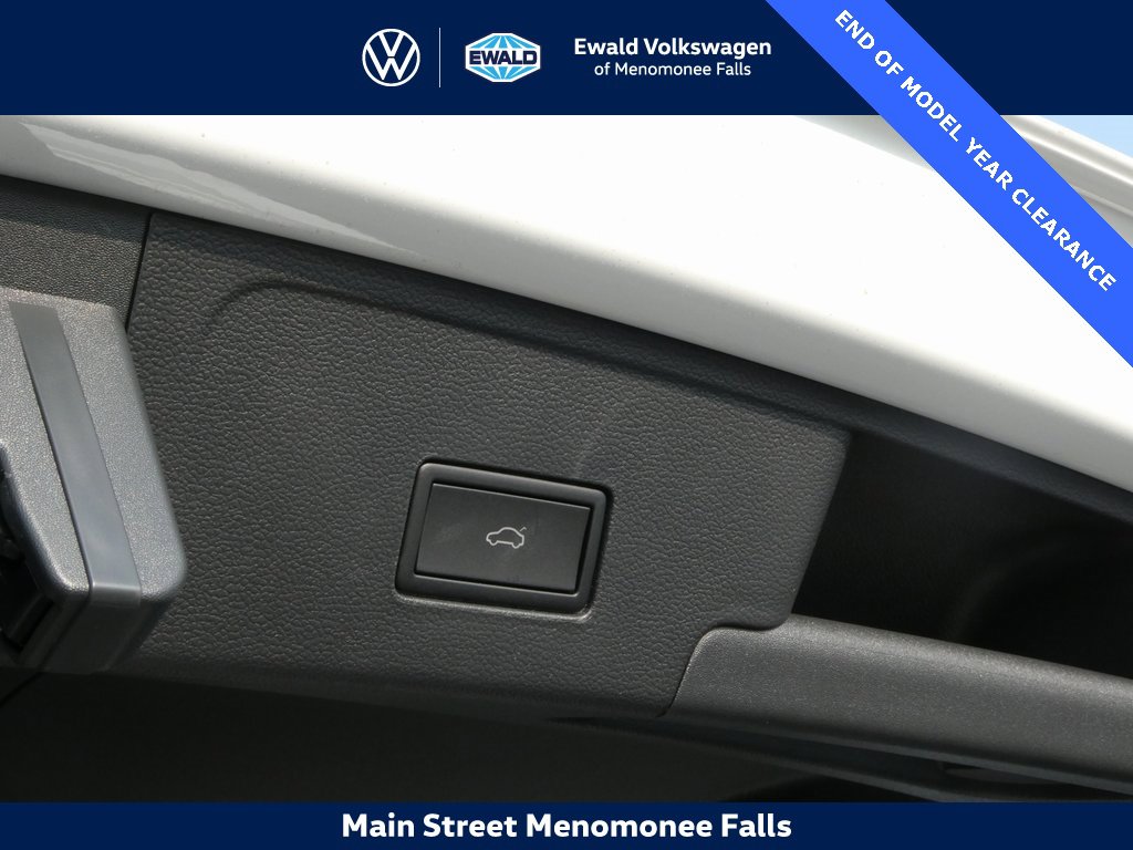 New 2025 Volkswagen Atlas Cross Sport SE image 25