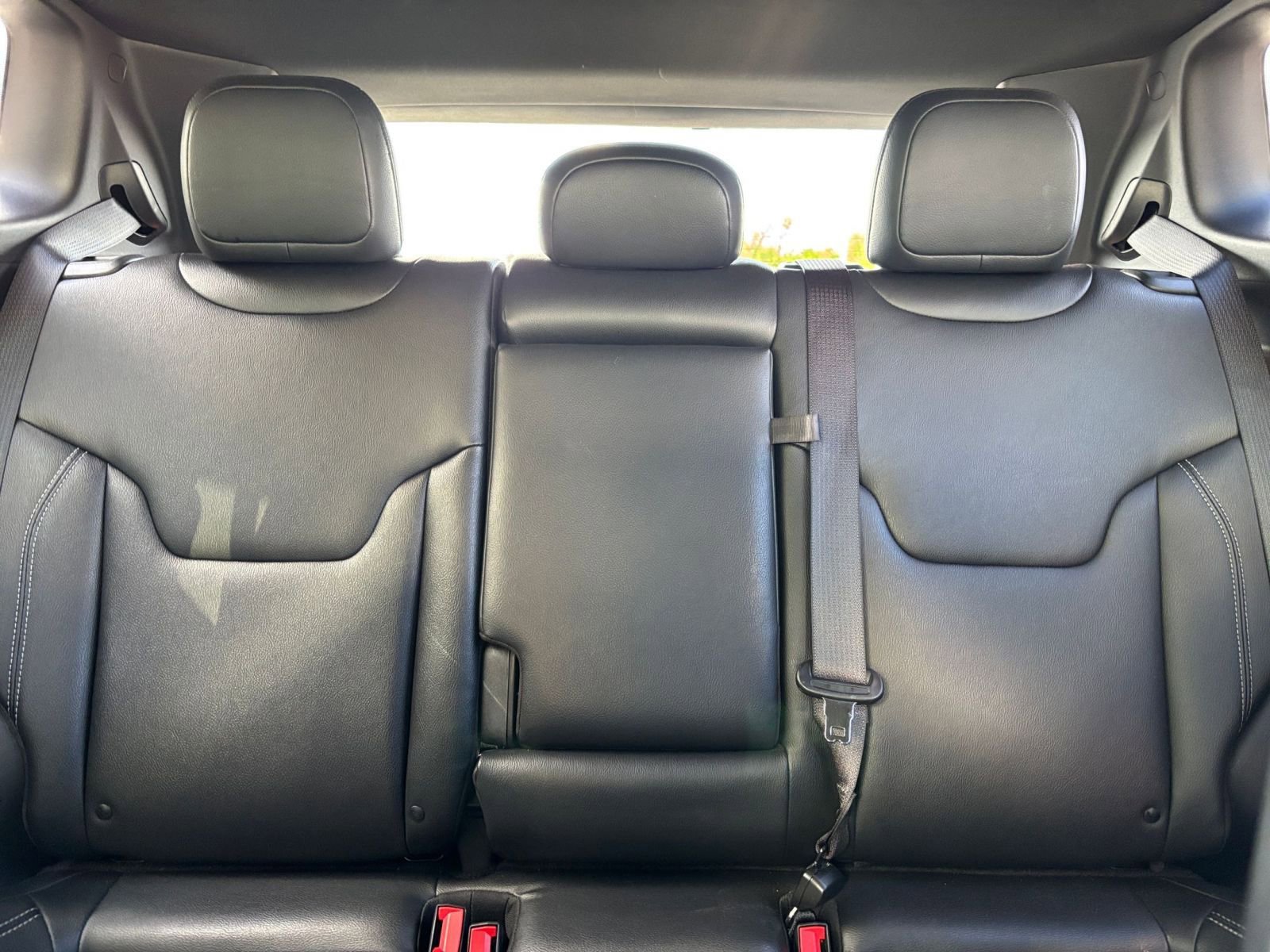 Used 2025 Jeep Compass Limited image 39