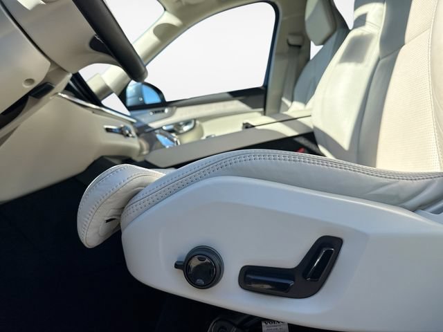 Certified 2025 Volvo XC90 B6 Ultra AWD/4WD image 17