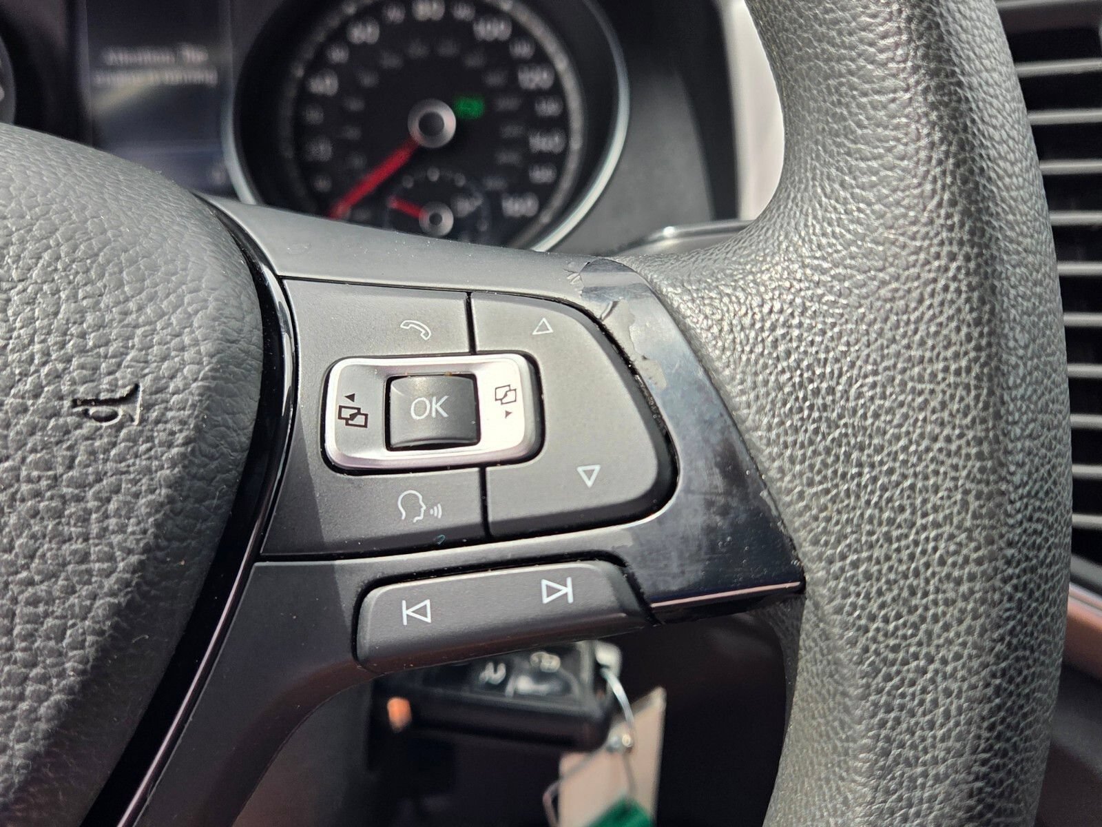 Used 2018 Volkswagen Atlas S FWD image 25