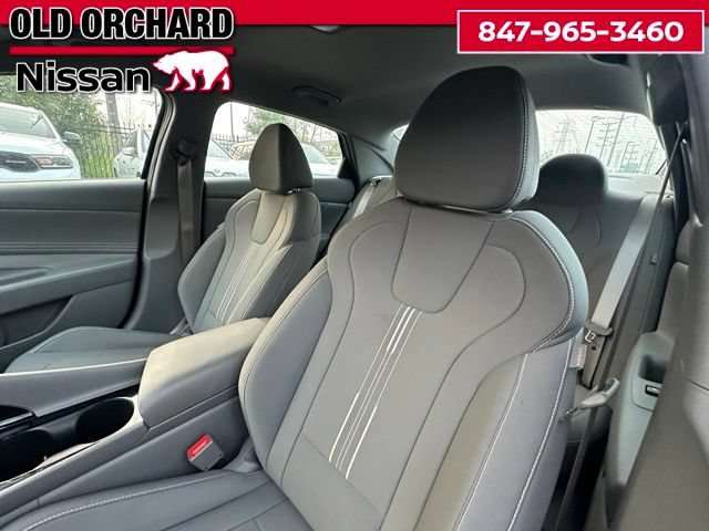 Used 2025 Hyundai Elantra SEL FWD image 9
