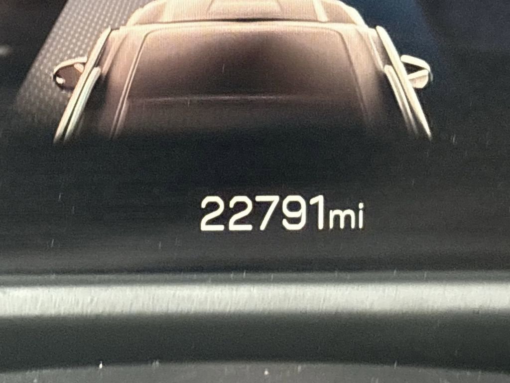 Certified 2025 GMC Acadia Elevation FWD image 12