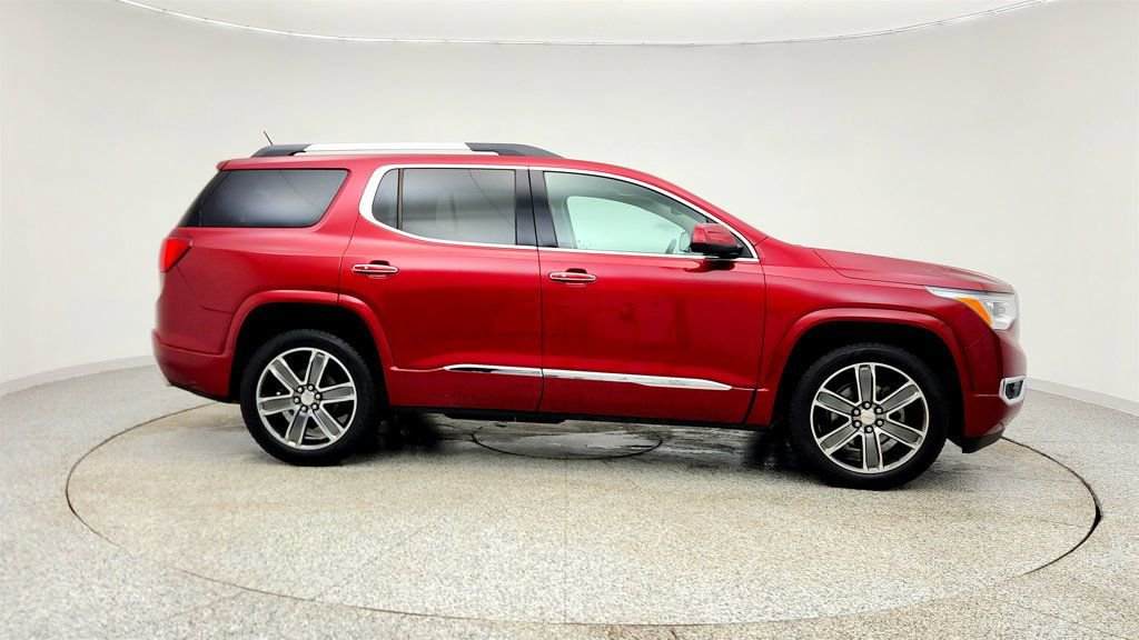 Used 2019 GMC Acadia Denali image 4