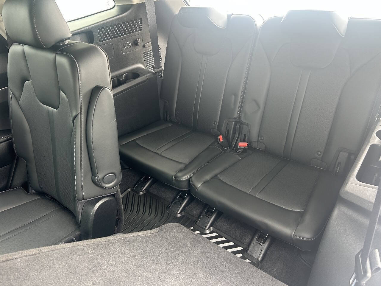 Used 2021 Kia Sorento EX w/ Panoramic Sunroof Package FWD image 12