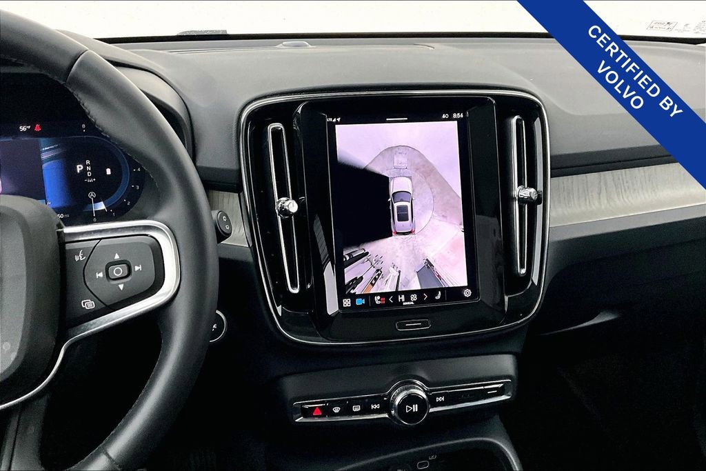 Used 2025 Volvo XC40 B5 Plus image 9