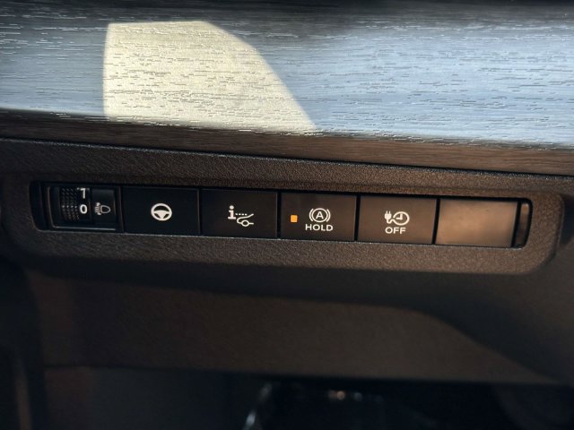 Used 2024 Nissan Ariya AWD image 14