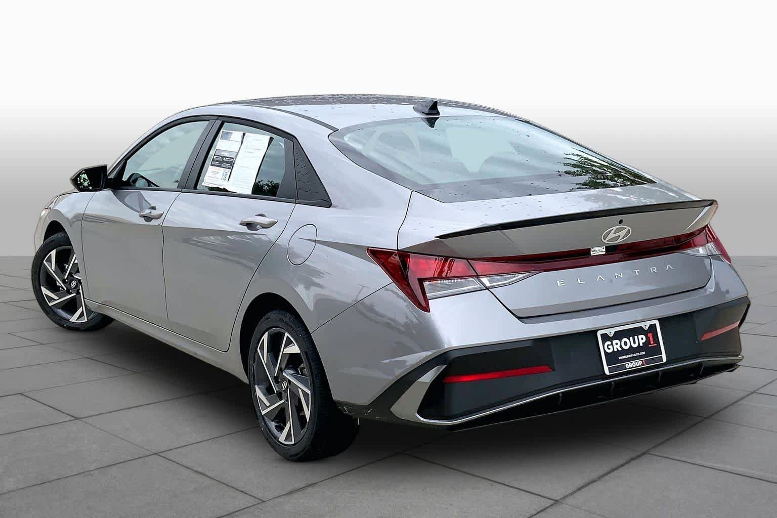 Used 2025 Hyundai Elantra Sport w/ Cargo Package FWD image 12