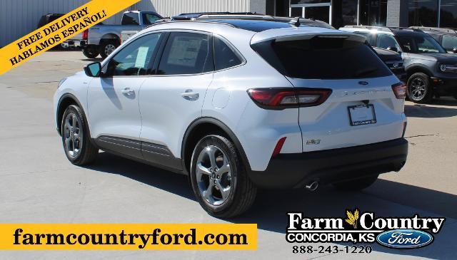 Certified 2025 Ford Escape ST-Line w/ Tech Pack #1 FWD image 3