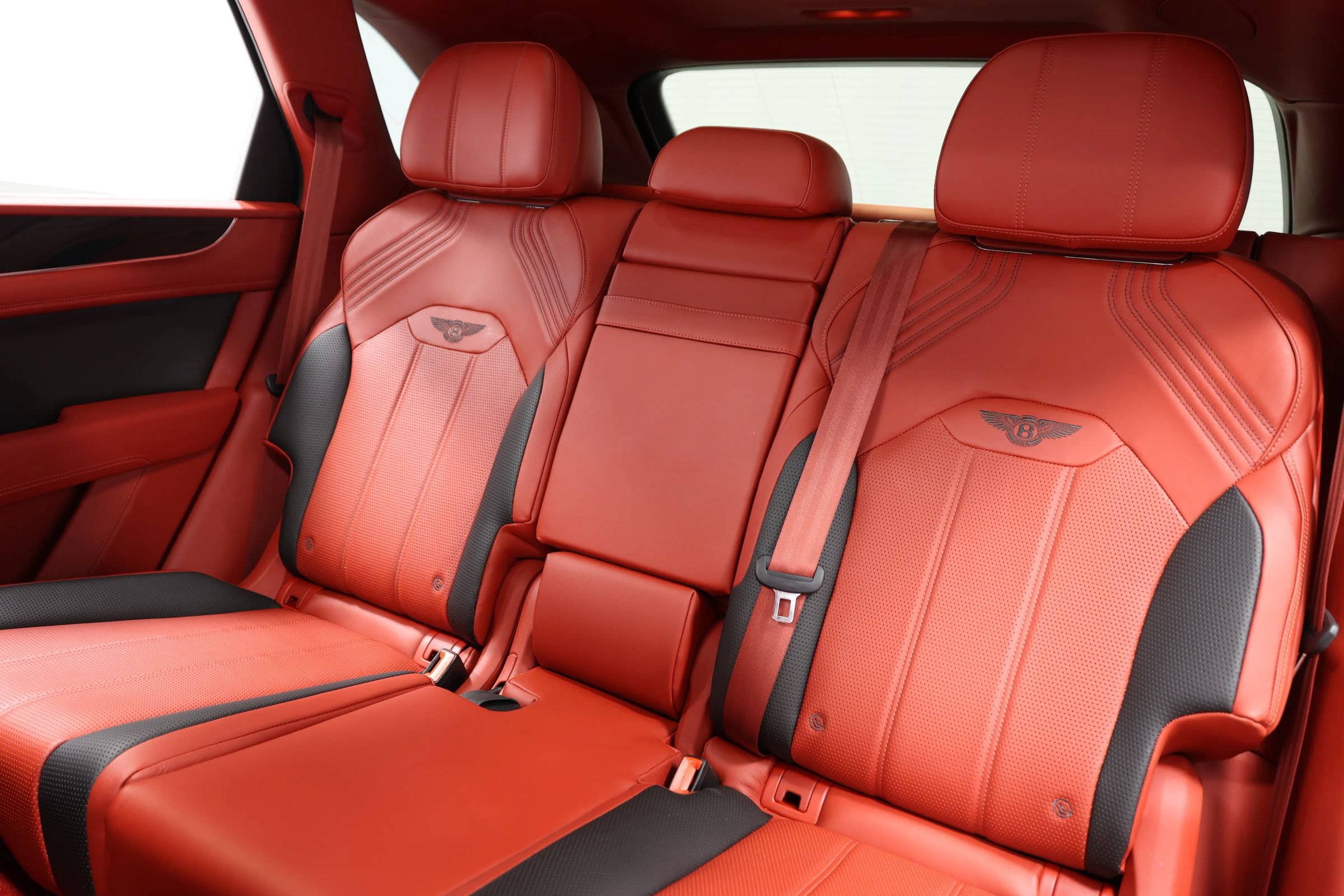 Used 2022 Bentley Bentayga AWD/4WD image 61