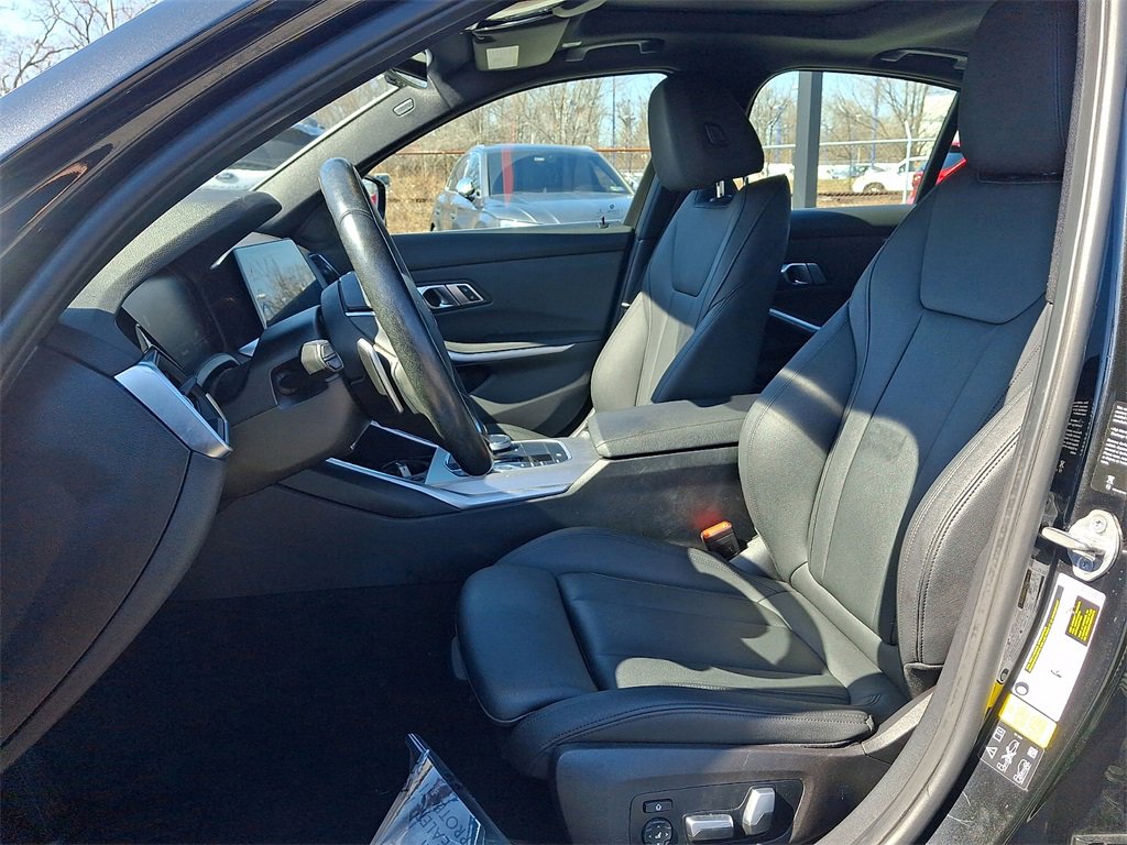 Used 2021 BMW 330i xDrive 330i xDrive w/ Convenience Package image 15