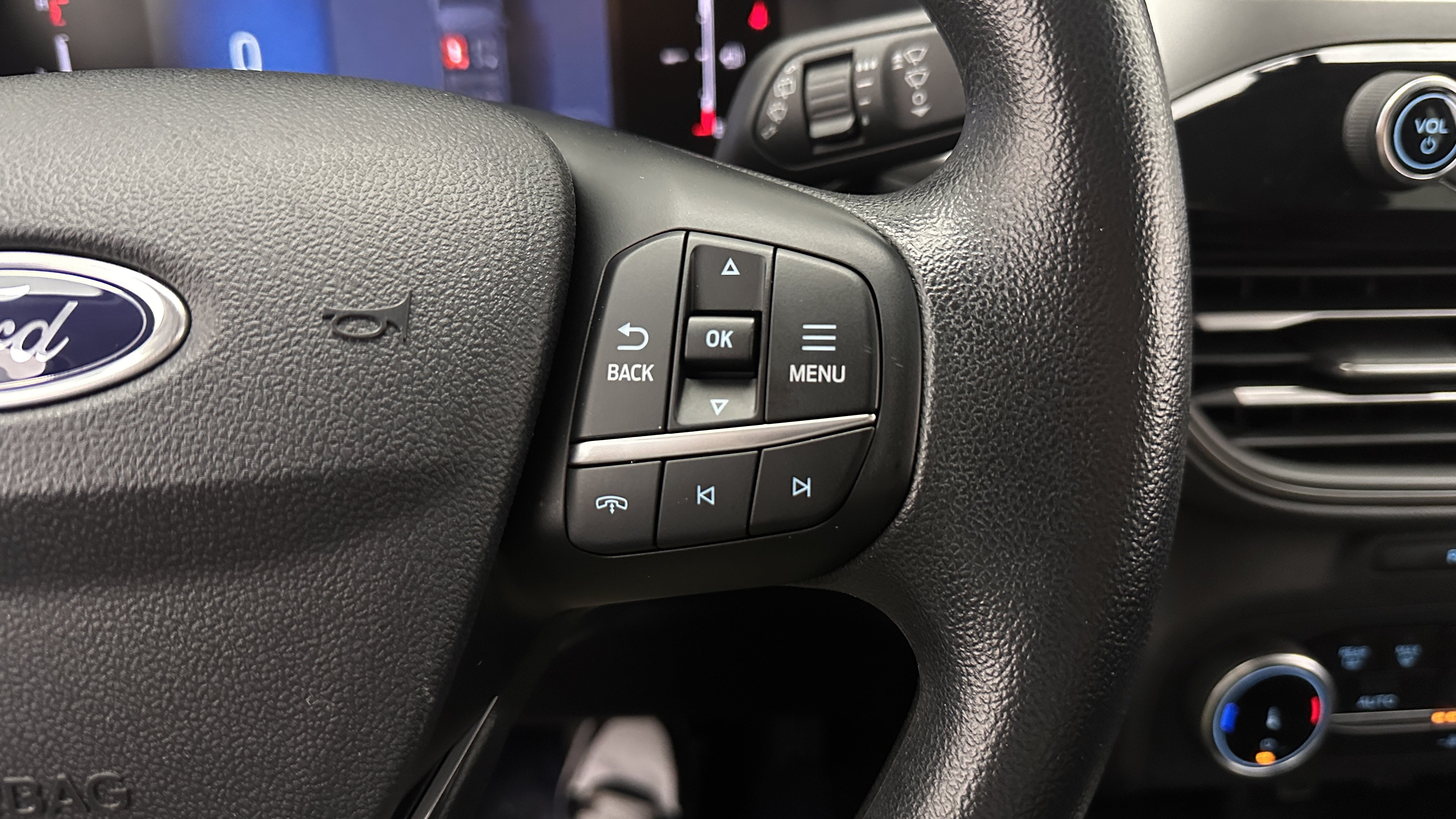 Used 2025 Ford Escape Active AWD/4WD image 19
