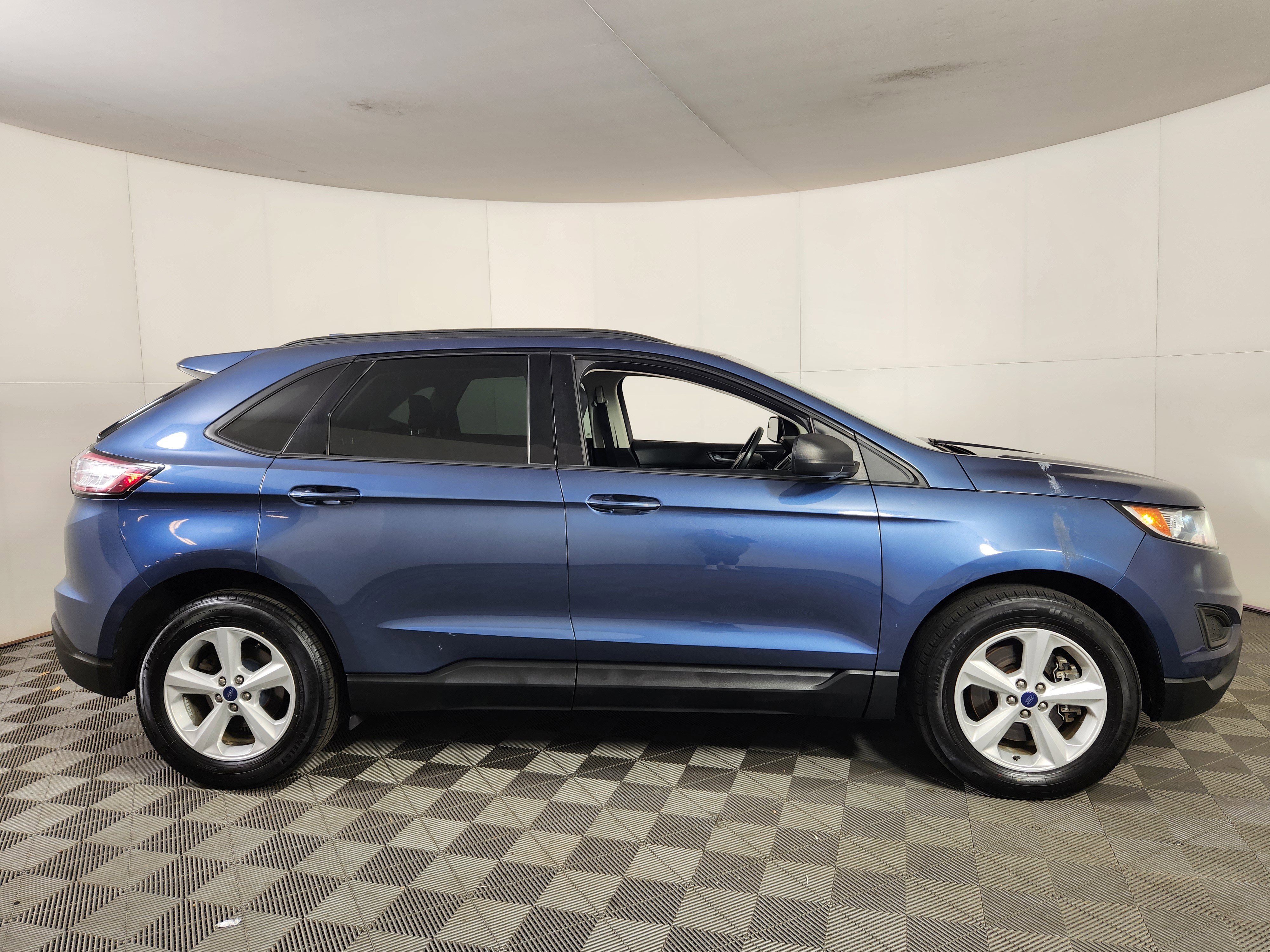 Used 2018 Ford Edge SE AWD/4WD image 8