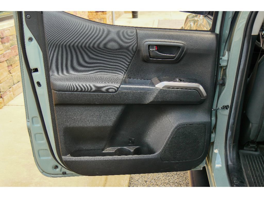 Used 2022 Toyota Tacoma SR5 w/ Trail Edition image 16