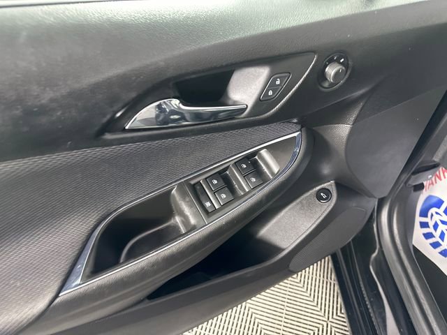 Used 2017 Chevrolet Cruze LT image 18