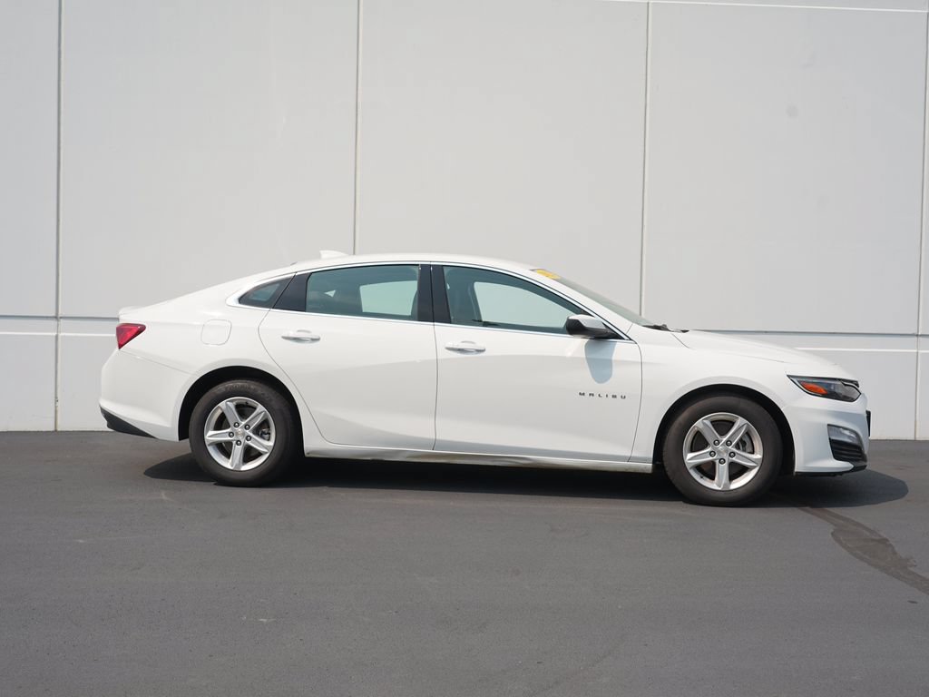 Used 2023 Chevrolet Malibu LT FWD image 2