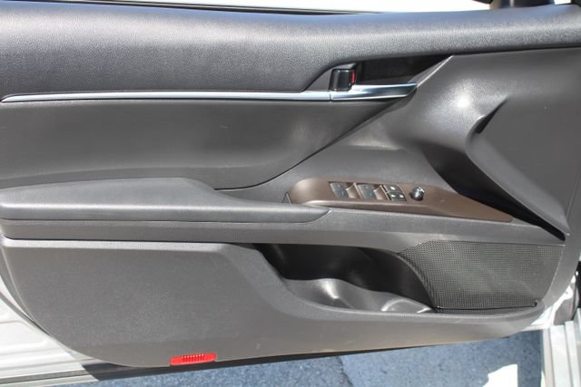 Used 2024 Toyota Camry SE FWD image 12