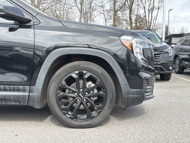 Used 2022 GMC Terrain SLE w/ Elevation Edition image 3
