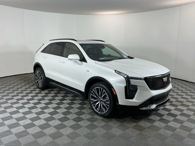 Used 2024 Cadillac XT4 Sport image 3