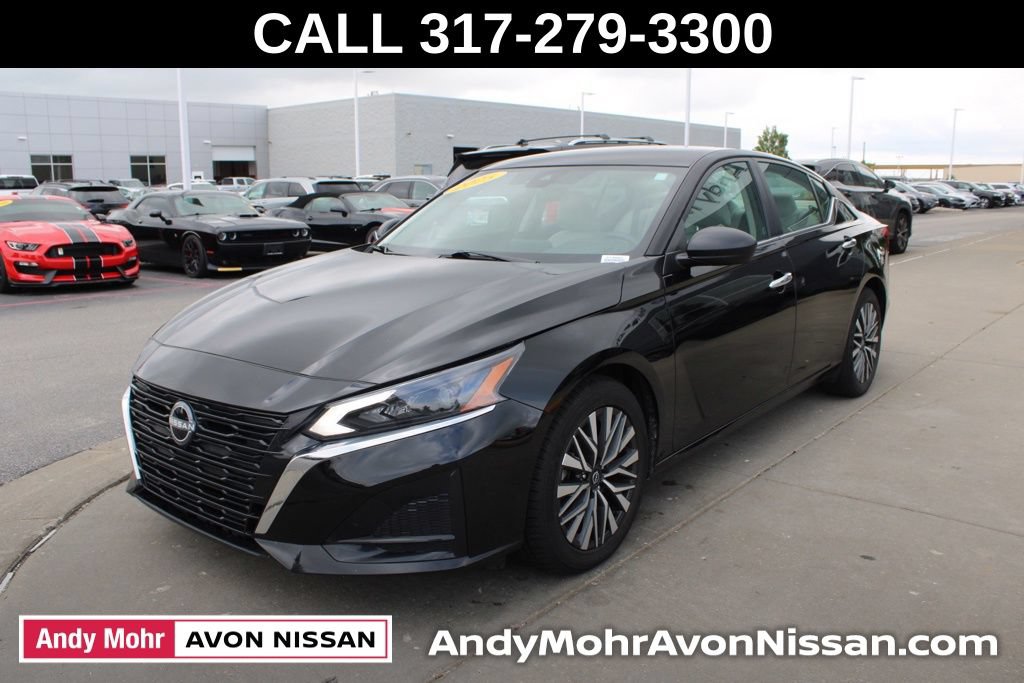 Used 2025 Nissan Altima 2.5 SV FWD image 3