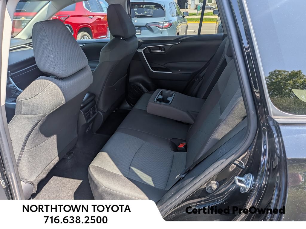 Used 2025 Toyota RAV4 XLE AWD/4WD image 14
