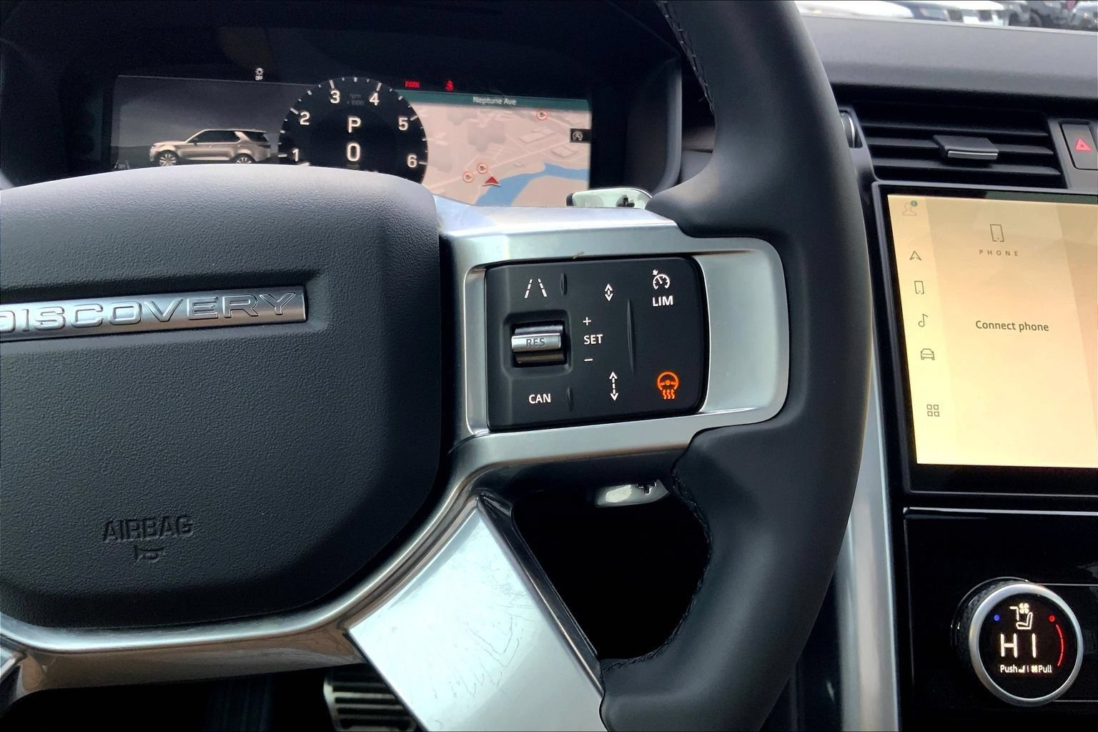 Certified 2025 Land Rover Discovery Dynamic SE AWD/4WD image 24