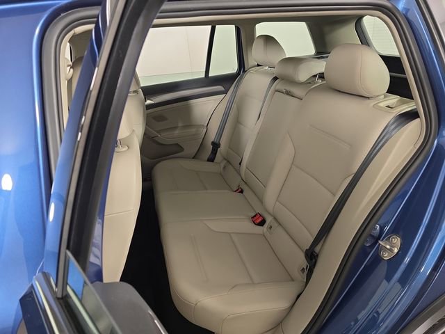Used 2018 Volkswagen Golf Alltrack AWD/4WD image 17