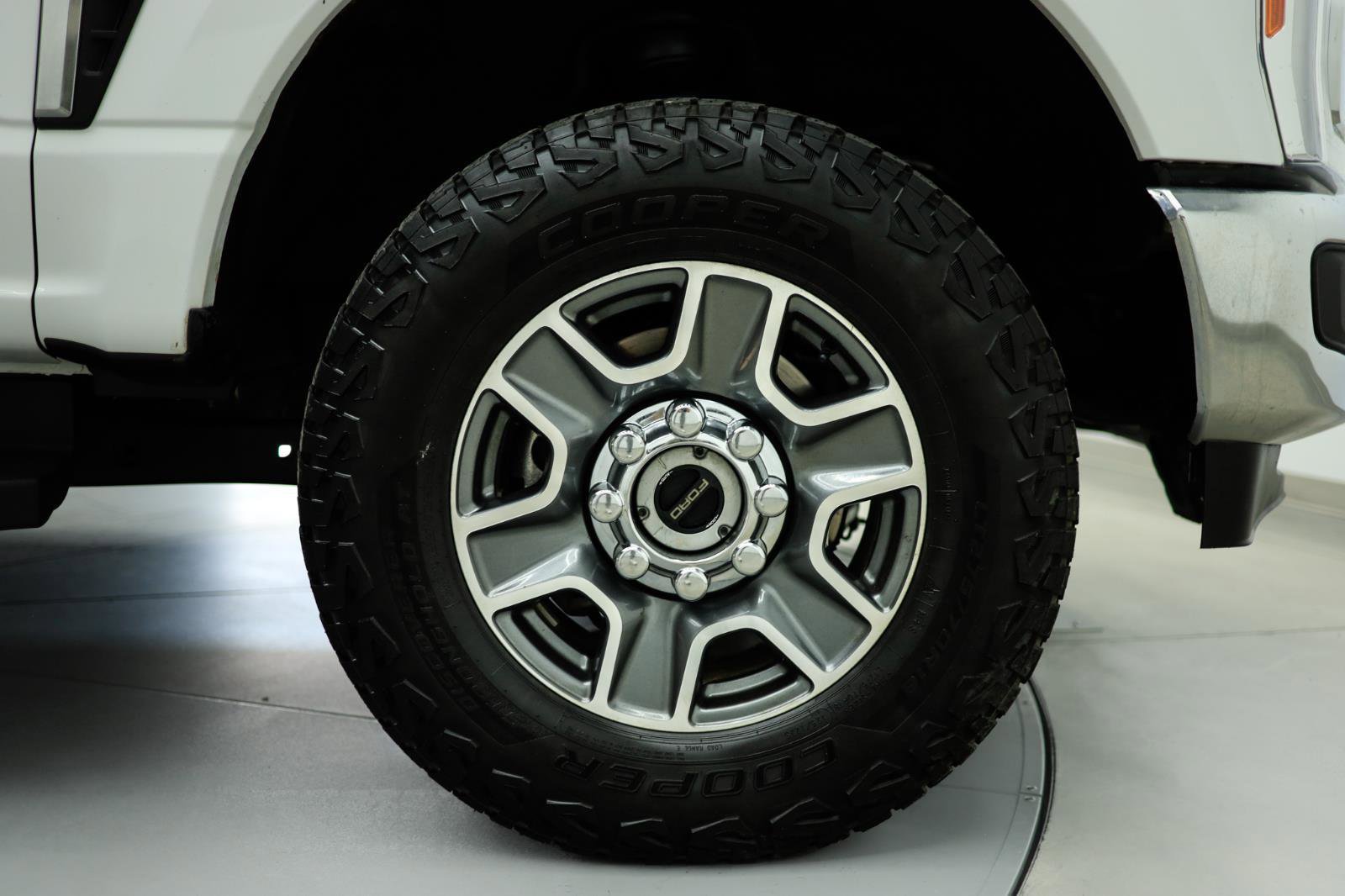 Used 2023 Ford F350 Lariat image 20