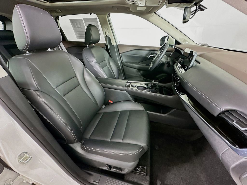 Certified 2023 Nissan Rogue SL w/ SL Premium Package AWD/4WD image 38