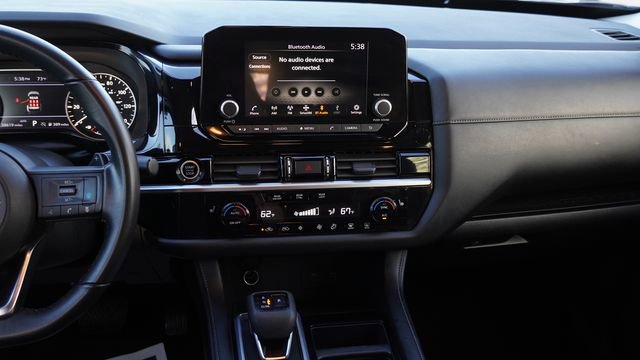 Used 2024 Nissan Pathfinder SV image 17