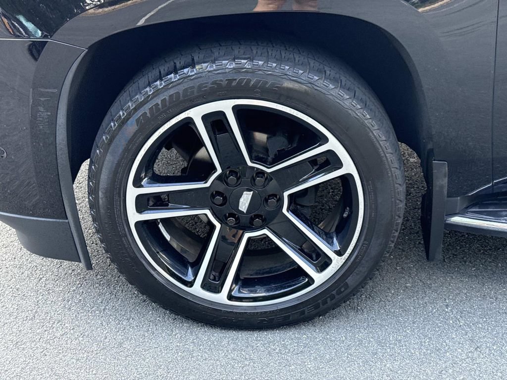 Used 2019 Cadillac Escalade ESV Luxury w/ Escalade Sport Edition AWD/4WD image 7