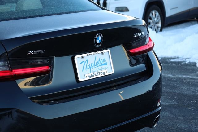 Used 2023 BMW 330i xDrive Sedan w/ Premium Package image 7