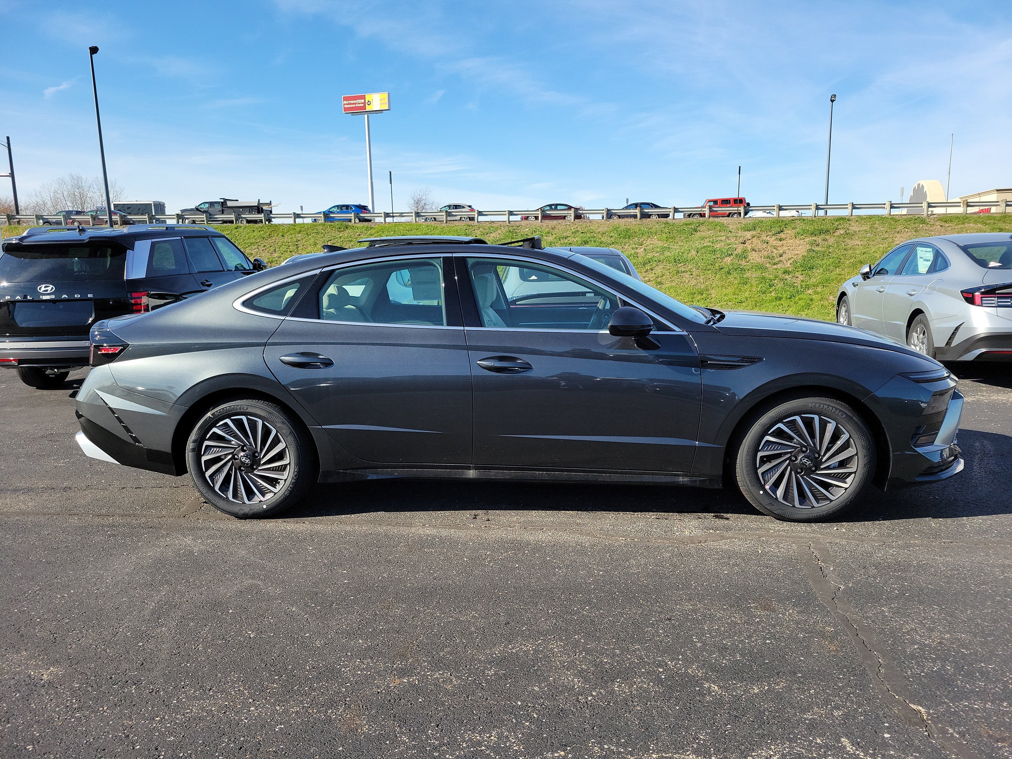 New 2026 Hyundai Sonata SEL image 3