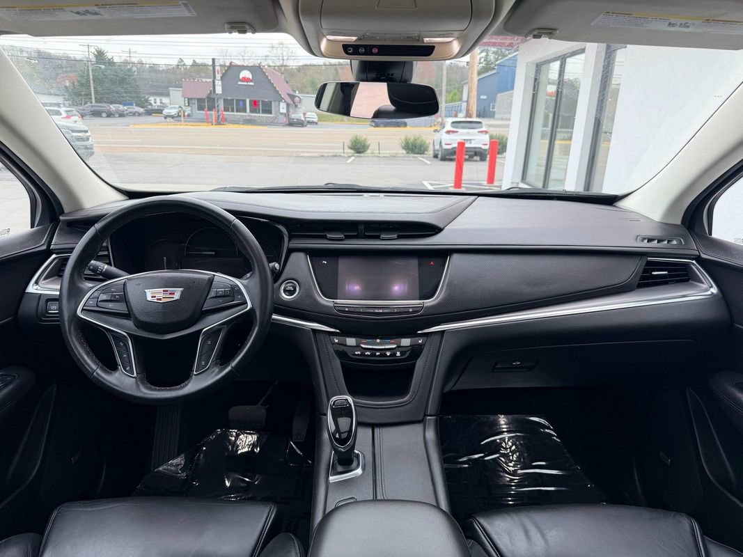 Used 2017 Cadillac XT5 Luxury w/ Driver Awareness Package AWD/4WD image 18