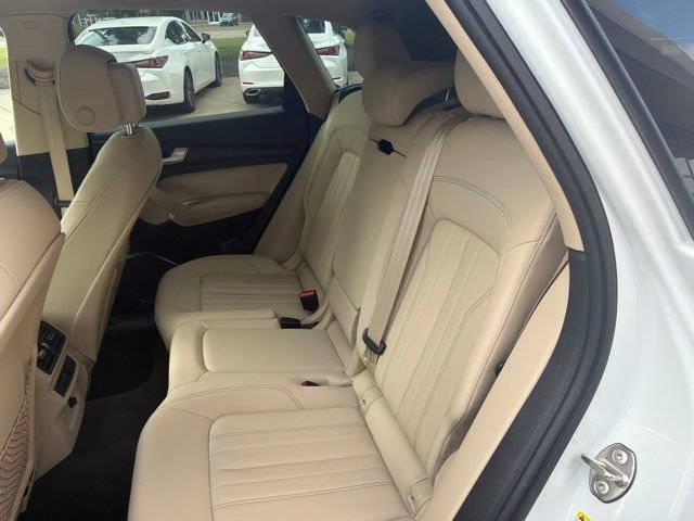 Used 2023 Audi Q5 2.0T Premium w/ Convenience Package AWD/4WD image 34